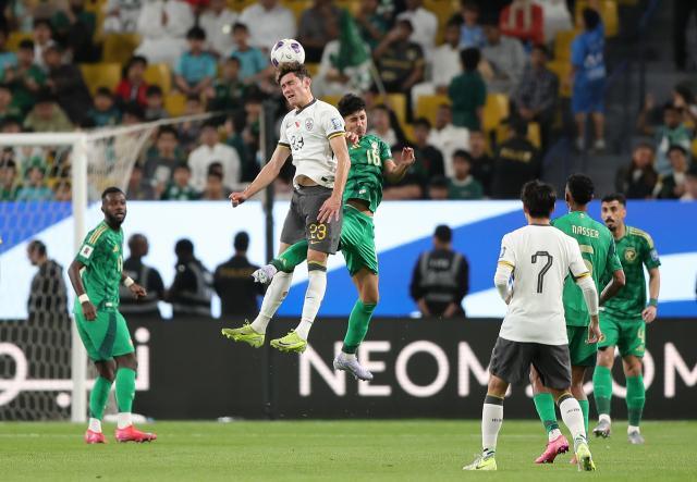 1742740341991071395.jpg (体育)(32)足球——世预赛:中国队客场不敌沙特队XxjpseC007064_20250321_PEPFN0A001.jpg