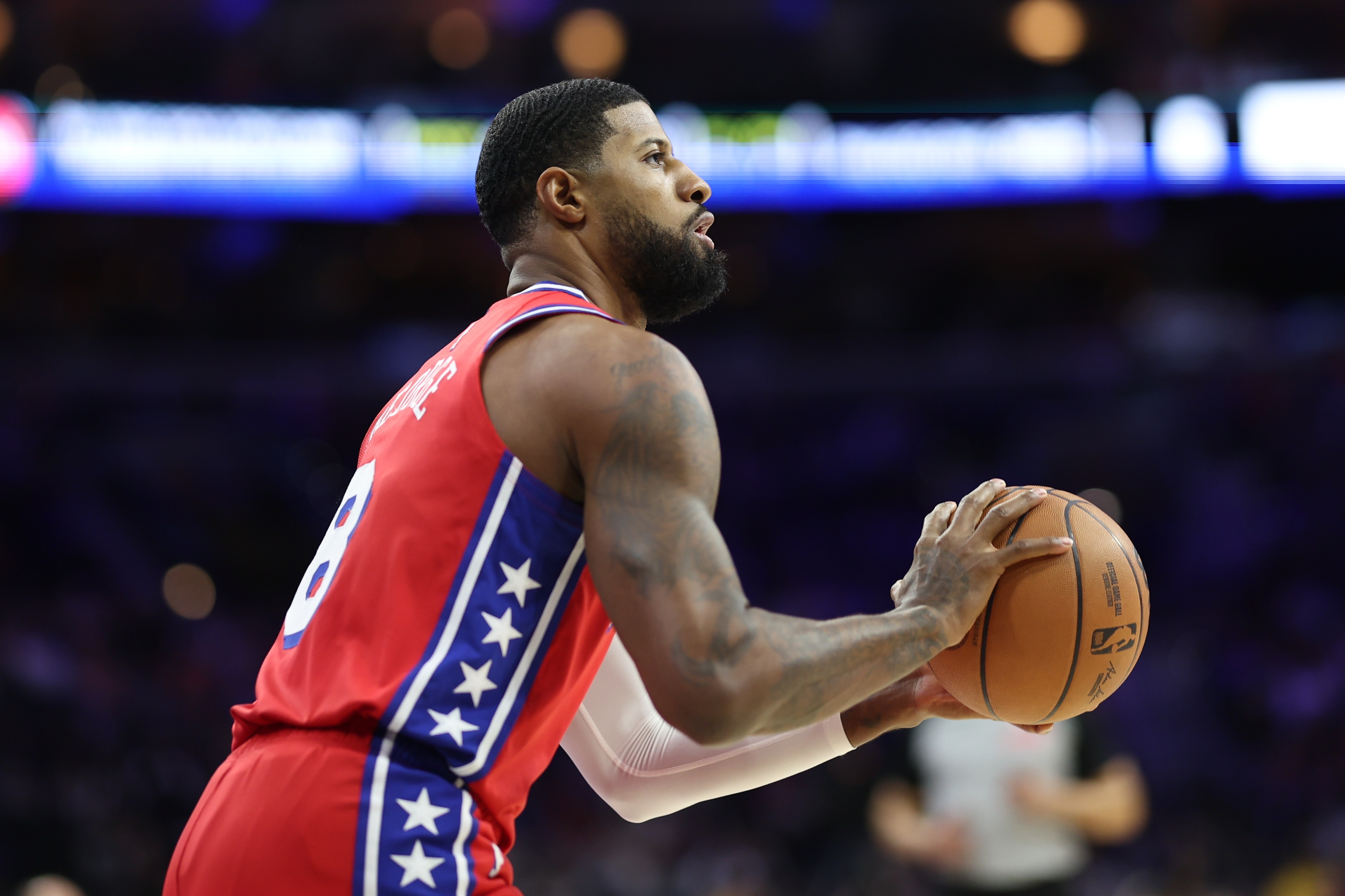 天博体育-乔治第30次单场同时4+三分4+抢断 历史第三多 仅次于哈登和库里